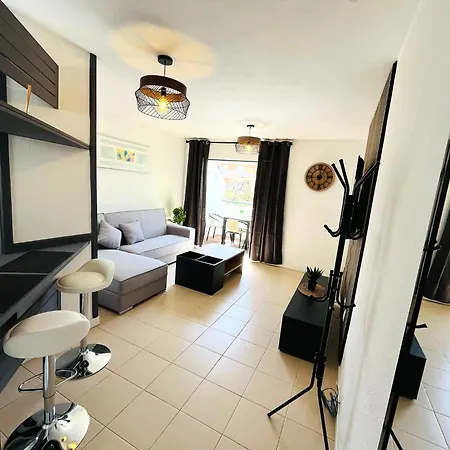 Silent With Cozy Terrace And Ocean View Apartment